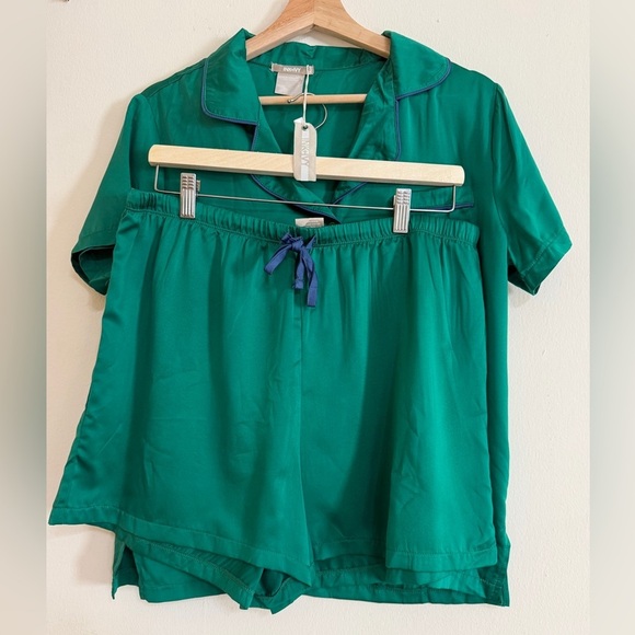 Other - Emerald Green Short Sleeve Pajama Set with Contrast Piping